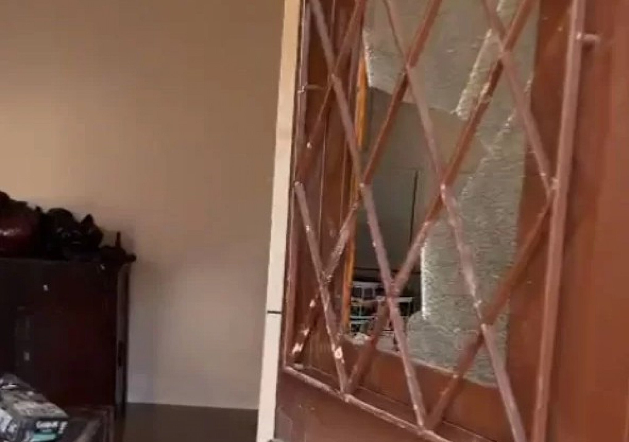 CATÁSTROFE NO RS: Desalojados agora deparam com as casas saqueadas no Vale do Sinos; veja vídeo