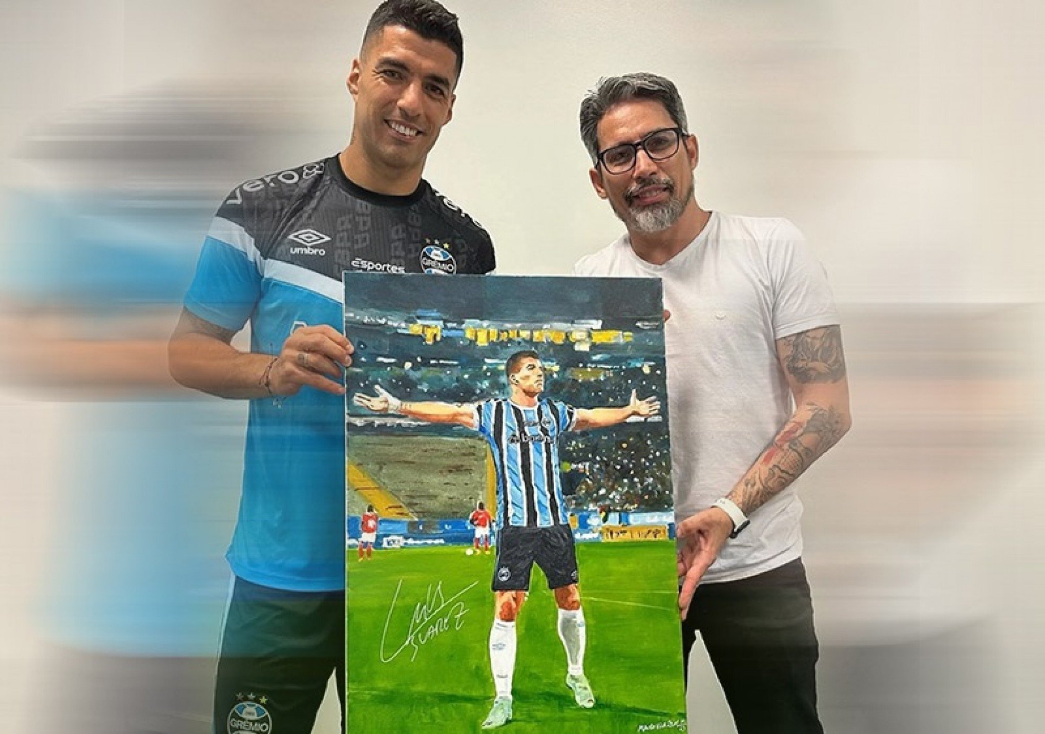 CATÁSTROFE NO RS: Mauro Vila Real vai leiloar quadro com autógrafo de Luis Suárez para ajudar artistas