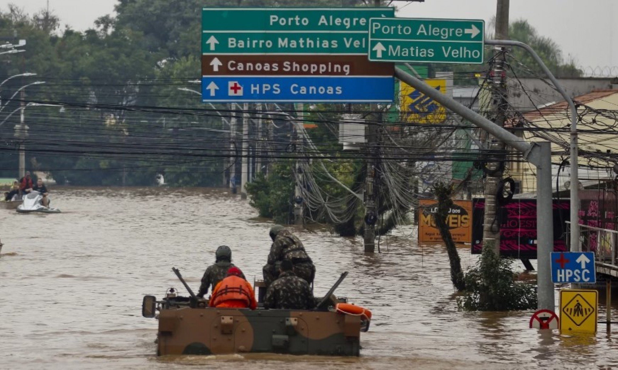 CATÁSTROFE NO RS: Facção aluga barcos para atacar rivais em área inundada de Canoas