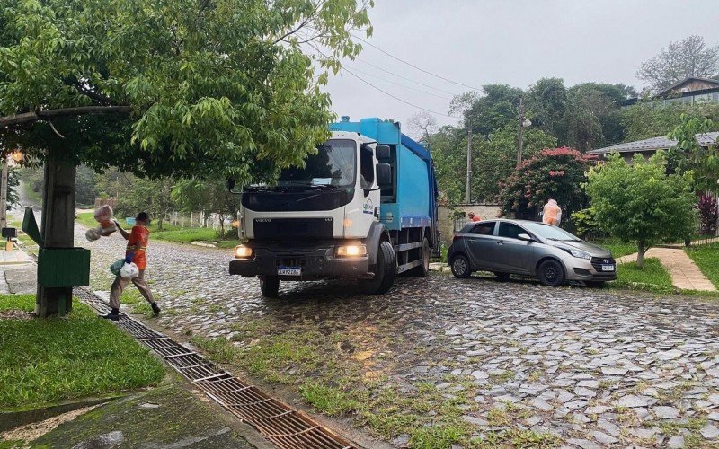 Coleta de lixo domiciliar está sendo feita gradativamente em São Leopoldo