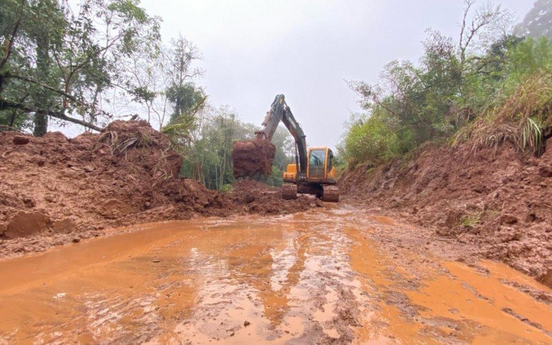  Secretaria de Obras trabalha para minimizar problemas provocados pelas chuvas