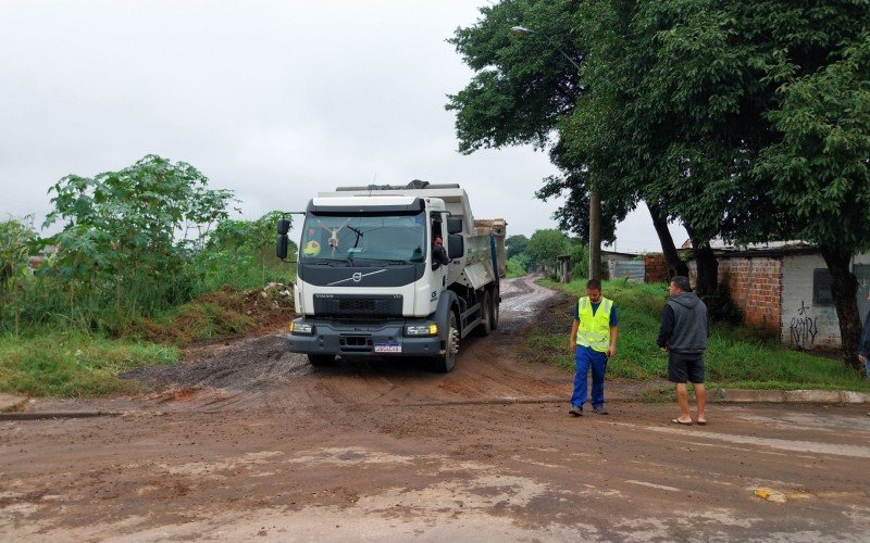 Obras no bairro Santo Afonso para reparo no dique rompido na Vila Brás, limite com São Leopoldo | abc+