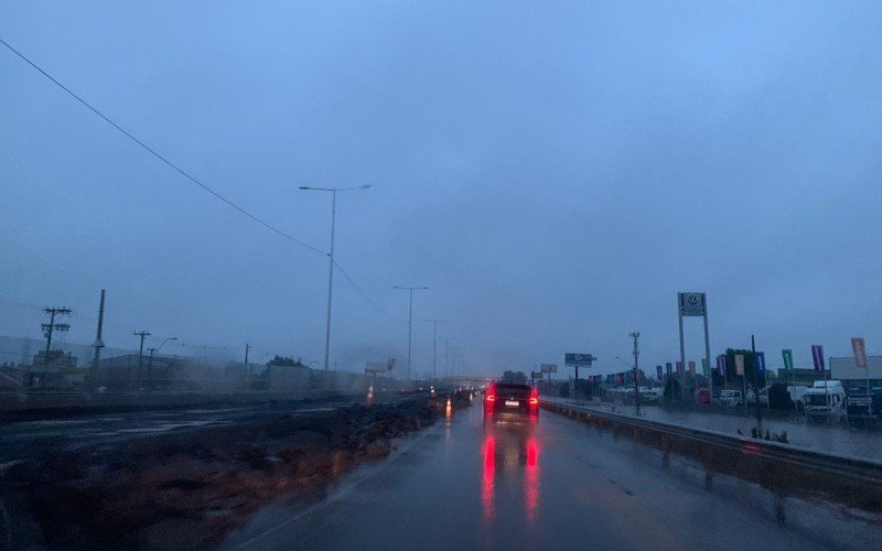 PRF informa que trânsito para veículos de passeio está bloqueado na ponte do Rio dos Sinos | abc+