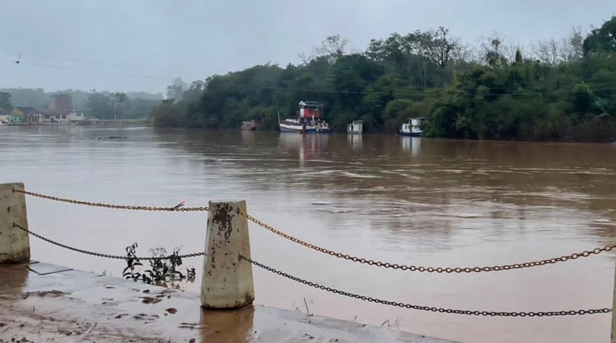 CATÁSTROFE NO RS: Rio Caí segue subindo, causa novos alagamentos e gera alerta