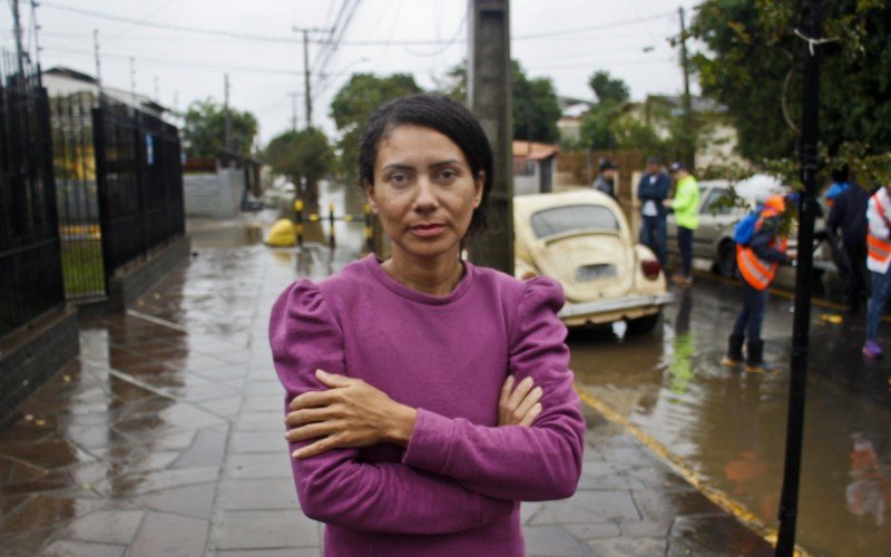 Celiane vive a tensão de não poder mais voltar para casa no bairro Fátima