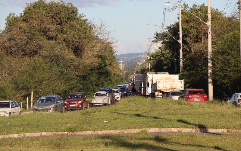 Congestionamento em direção a Lomba Grande