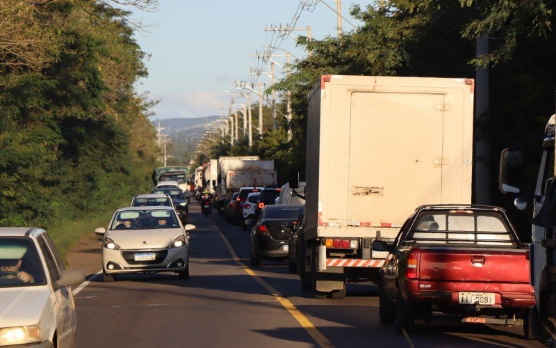 Congestionamento em direção a Lomba Grande