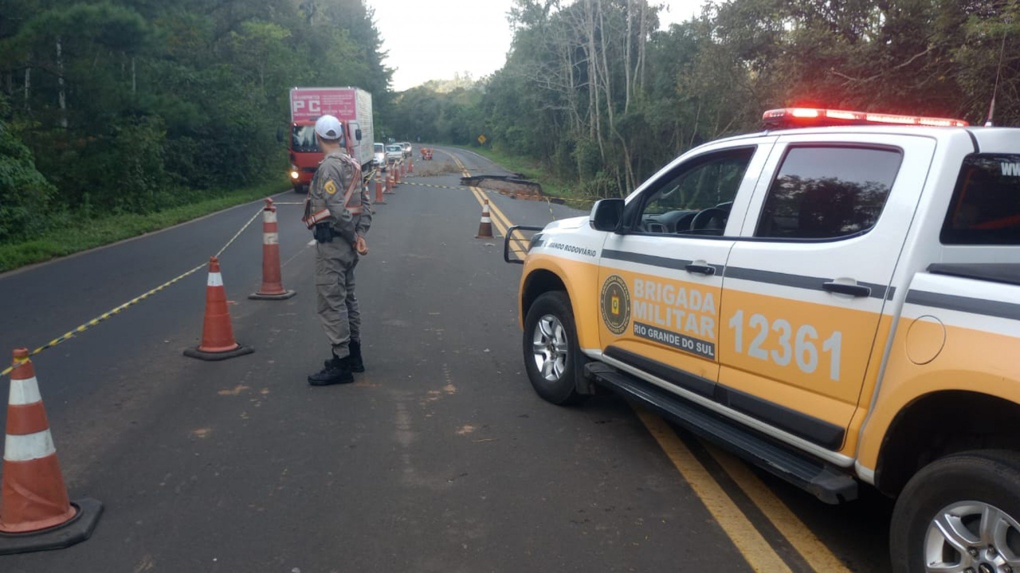 CATÁSTROFE NO RS: RS-115 volta a ter trânsito parcialmente liberado entre Gramado e Três Coroas