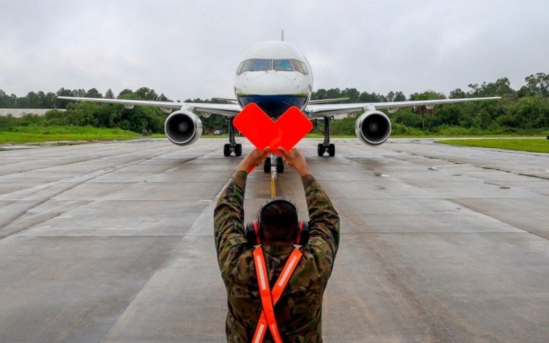 Base Aérea de Canoas começa a receber voos comerciais | abc+