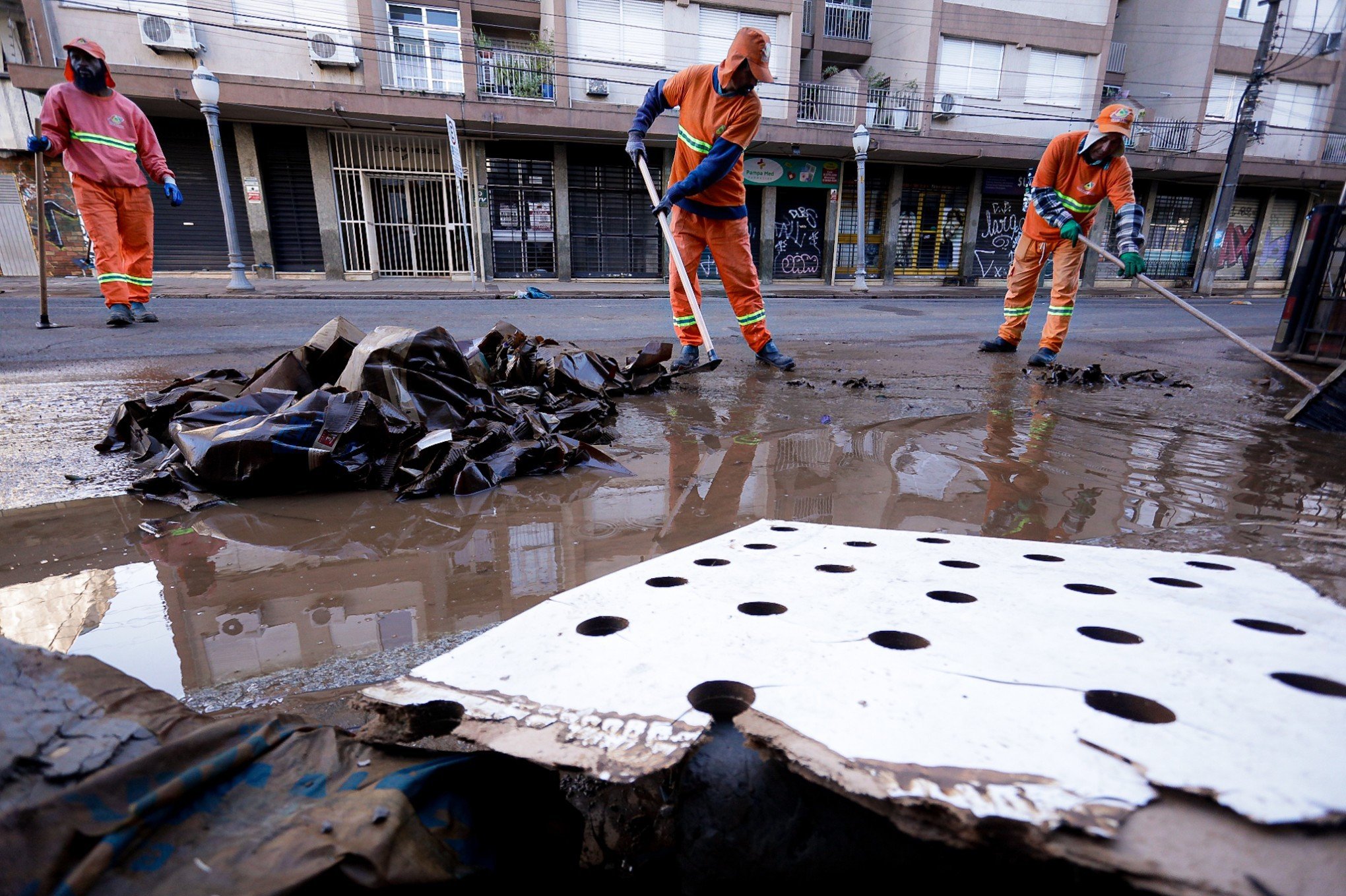 CALAMIDADE NO RS: Todos precisam  de ajuda