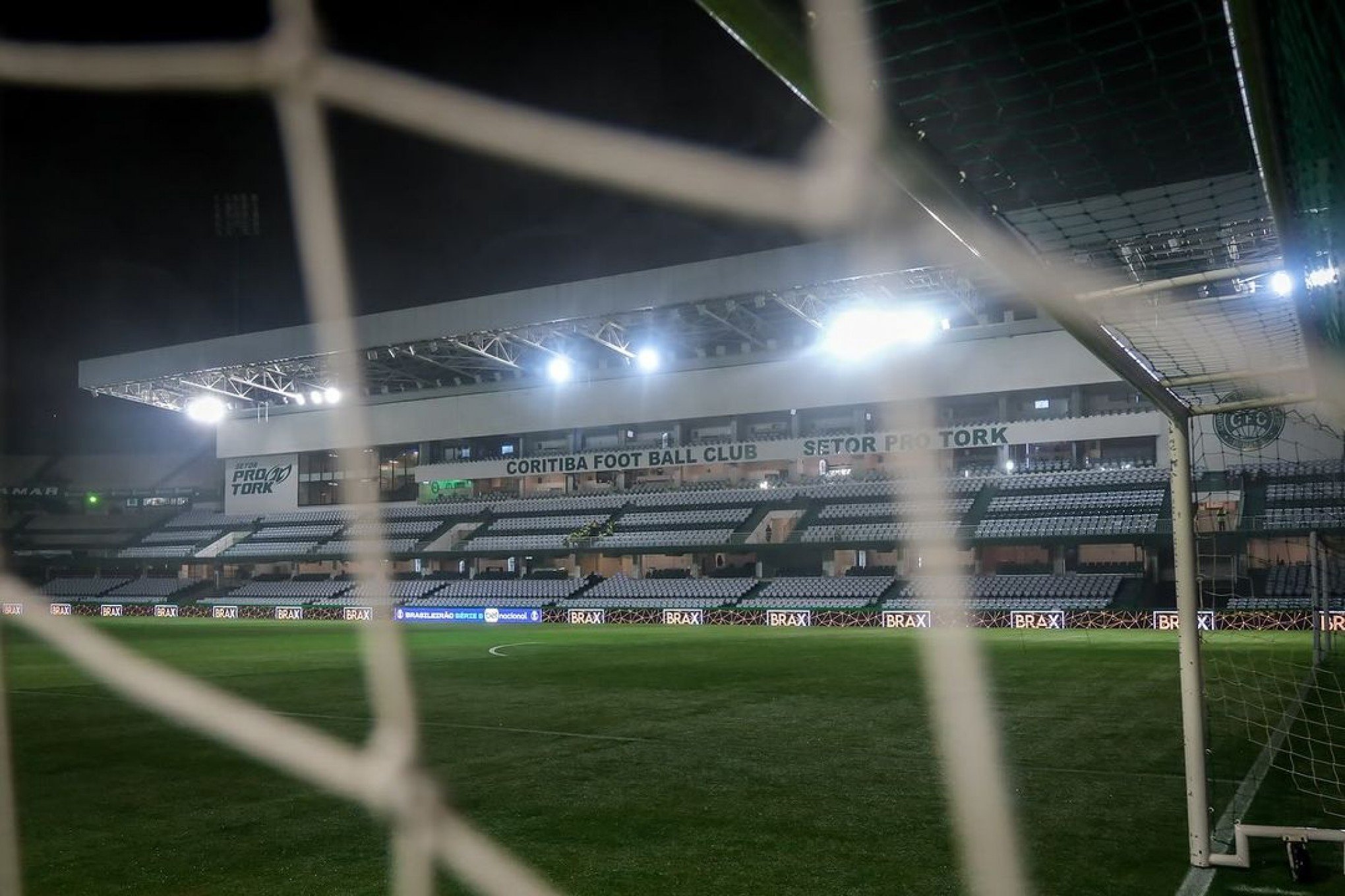 Estádio Couto Pereira, no Paraná, é oferecido para Grêmio jogar a Libertadores