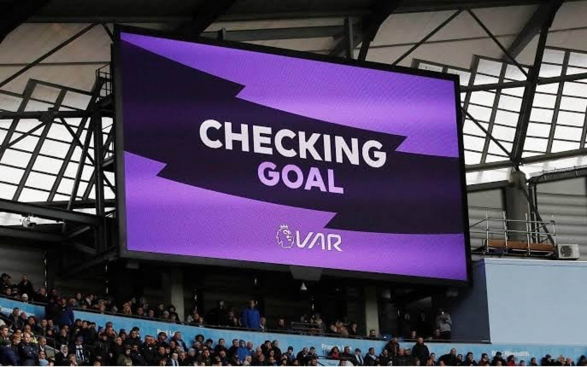 Fim do VAR na Premier League? Clubes vão votar para decidir se a ferramenta continua em 2024/25