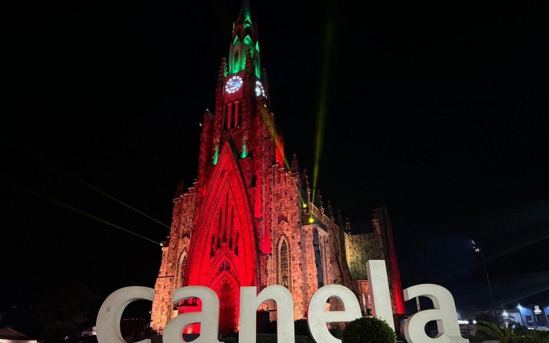 Catedral de Pedra de Canela faz homenagem ao Rio Grande do Sul