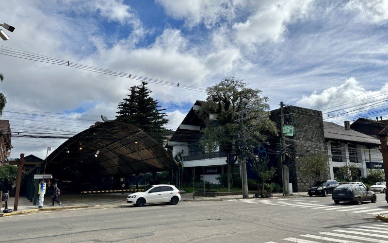 Sol até tentou aparecer no Centro de Gramado