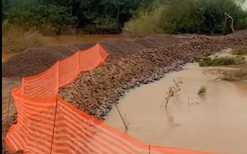 Conserto para estancar entrada das águas do Rio dos Sinos na região da Vila Brás/Vila Palmeira foi concluído | abc+