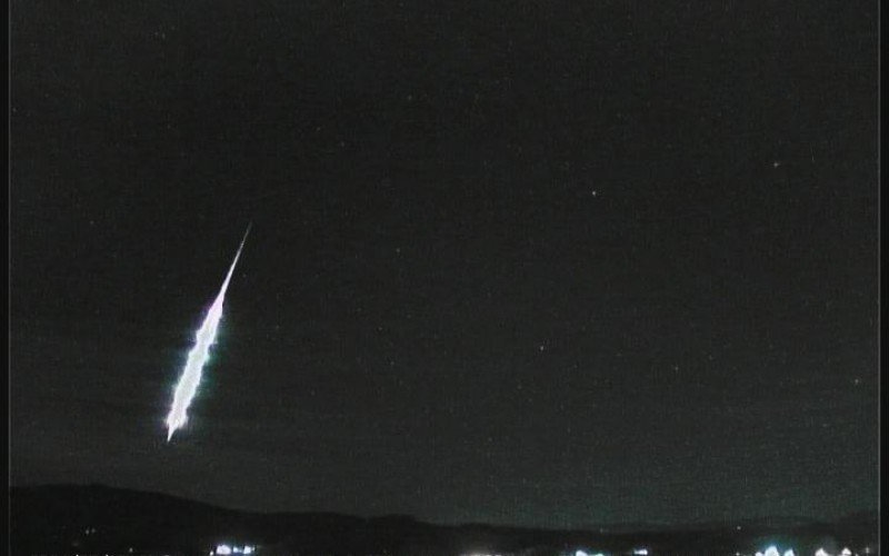 Em noite sem chuva, meteoro bólido é flagrado no céu do Rio Grande do Sul | abc+