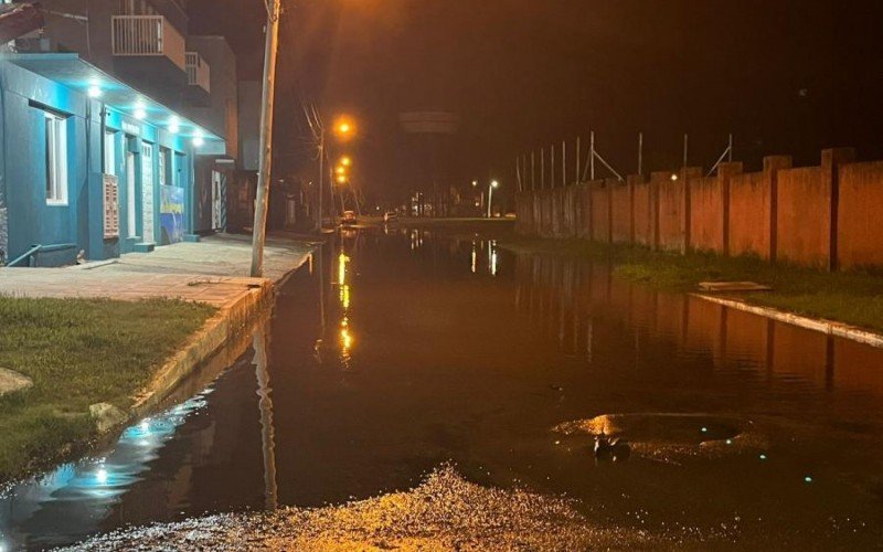 Defesa Civil de Imbé emite alerta de ressaca do mar e alagamento em ruas | abc+