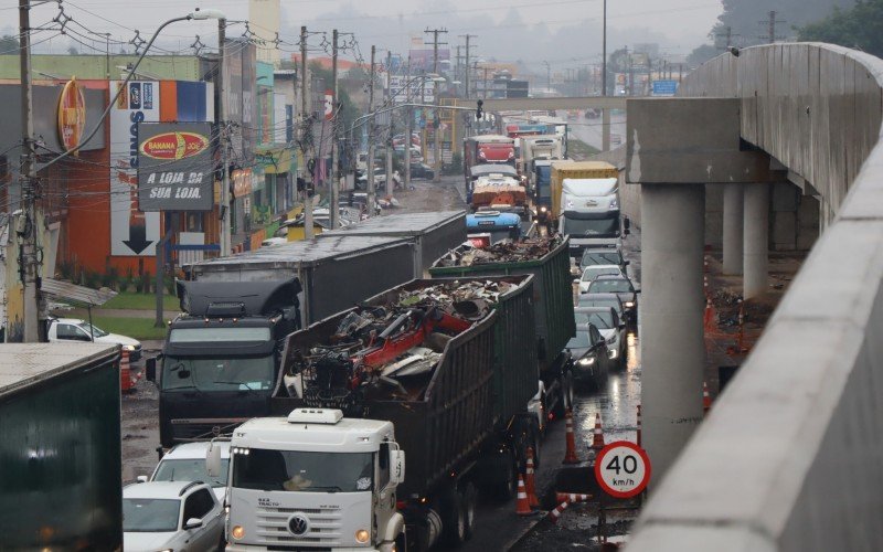 Na RS-240, congestionamento se estende por quilômetros