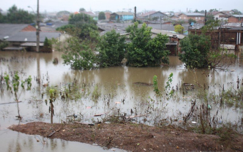 Obras emergenciais no dique Vila Brás/Santo Afonso  | abc+