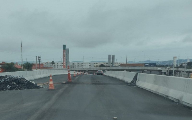 Trânsito é liberado no novo viaduto da Scharlau, na RS-240  | abc+