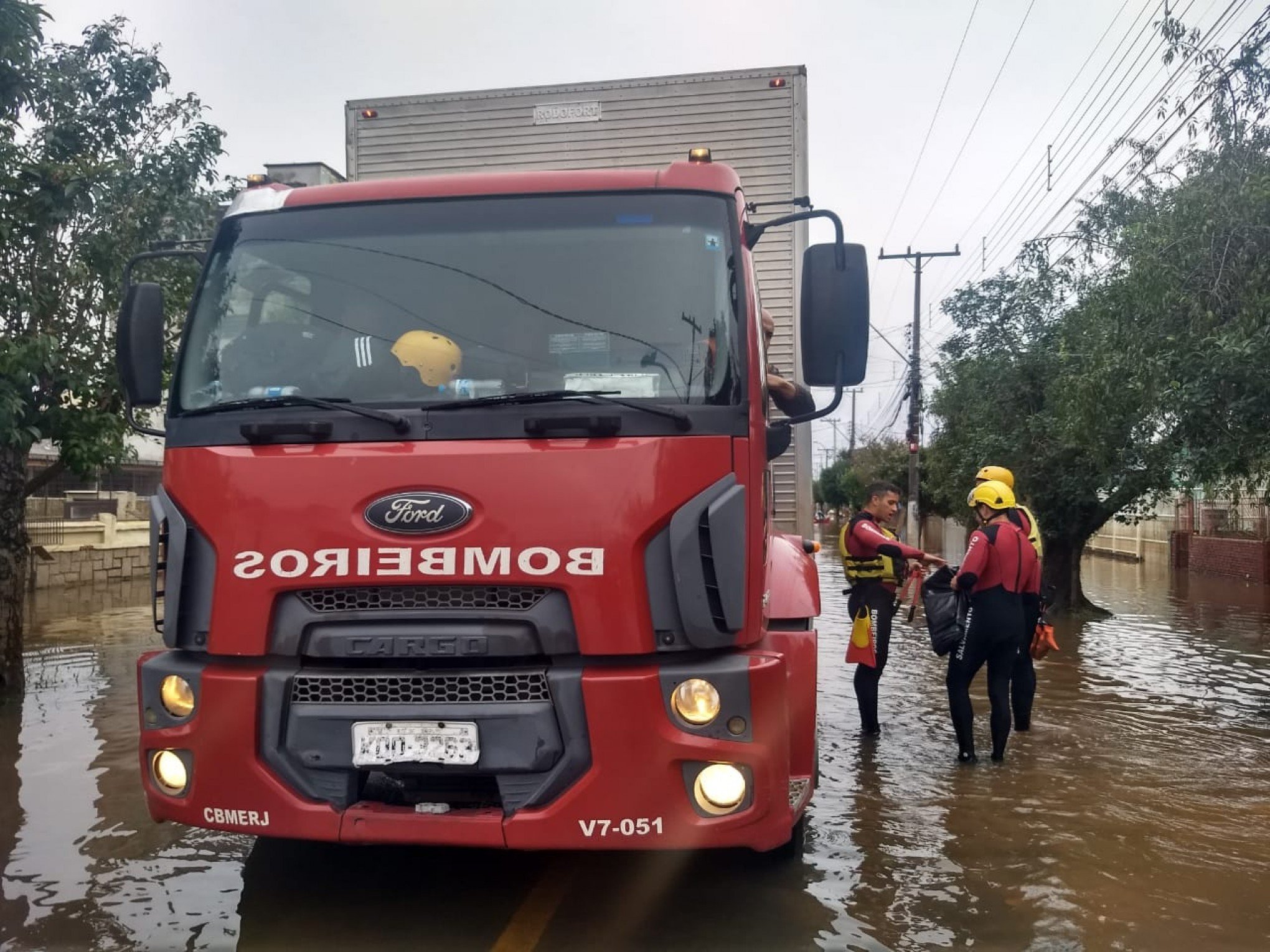 CATÁSTROFE NO RS: Entenda como acontece a retirada de corpos encontrados na inundação