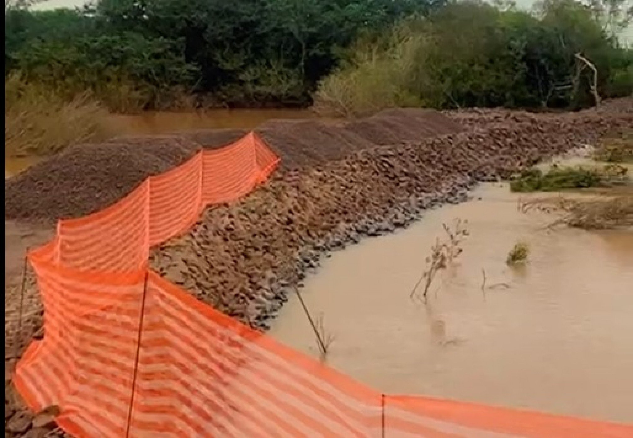 CATÁSTROFE NO RS: Obras emergenciais nos diques rompidos são concluídas pela prefeitura de São Leopoldo