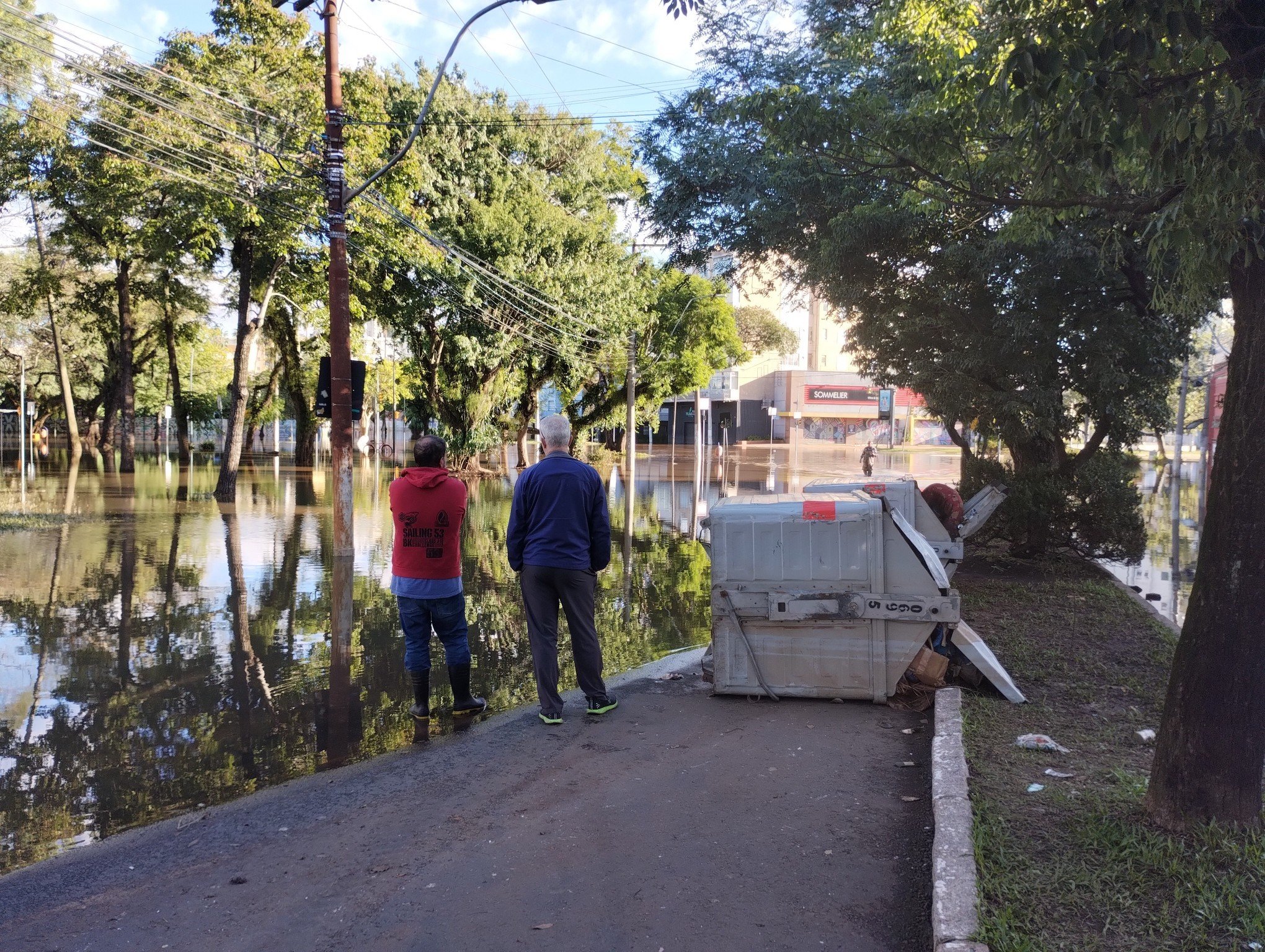 CATÁSTROFE NO RS: Porto Alegre vive momento de reconstrução em meio ao caos