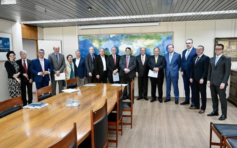 Reunião contou com a presença de representantes da indústria gaúcha e do governo federal | abc+