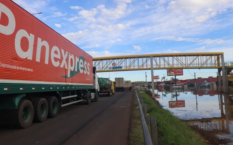 Transito de caminhões de Novo Hamburgo a São Leopoldo