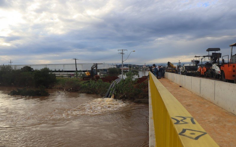 Bombas sugam três mil litros de água por segundo | abc+