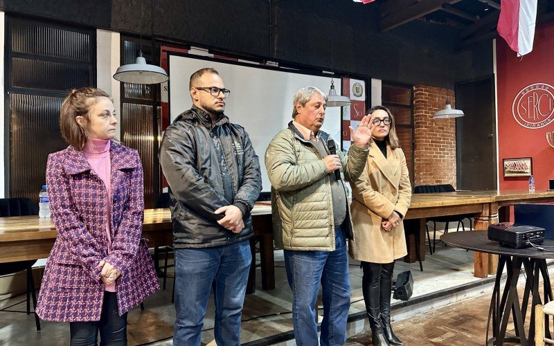 Equipe da Prefeitura de Gramado participou da reunião com os moradores do Loteamento Orlandi, em Gramado