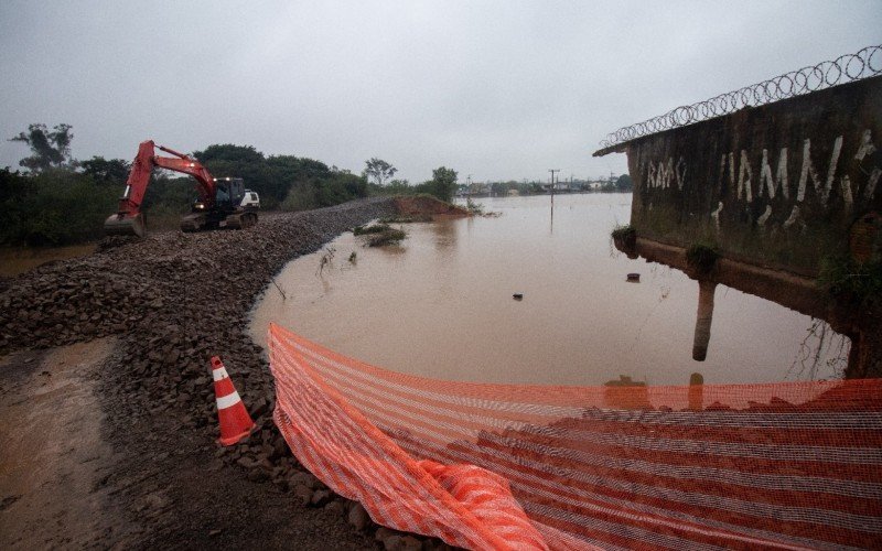 Município continua com serviços de drenagem das enchentes