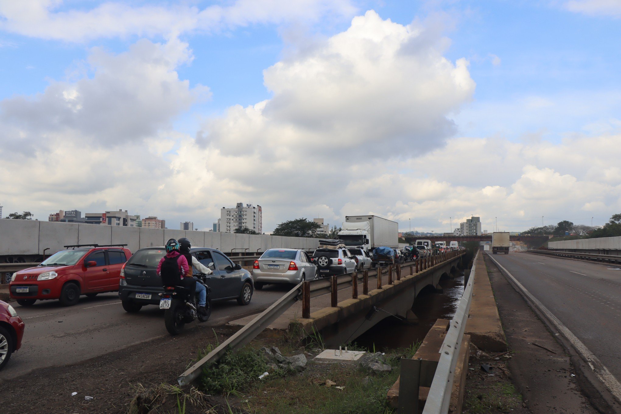BR-116: Trânsito é liberado sobre a ponte do Rio dos Sinos em São Leopoldo