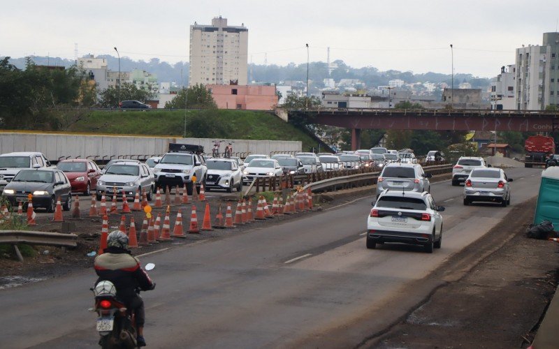 Motoristas precisam ter paciência ao transitar pelos trechos liberados na BR-116 | abc+