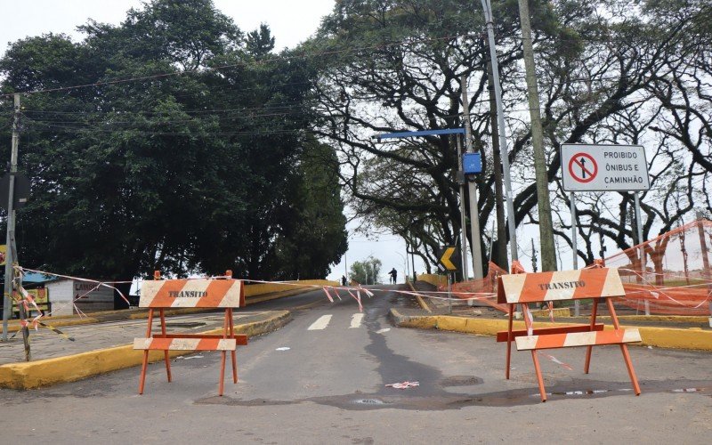 Ponte 25 de Julho tem liberação apenas para trânsito local