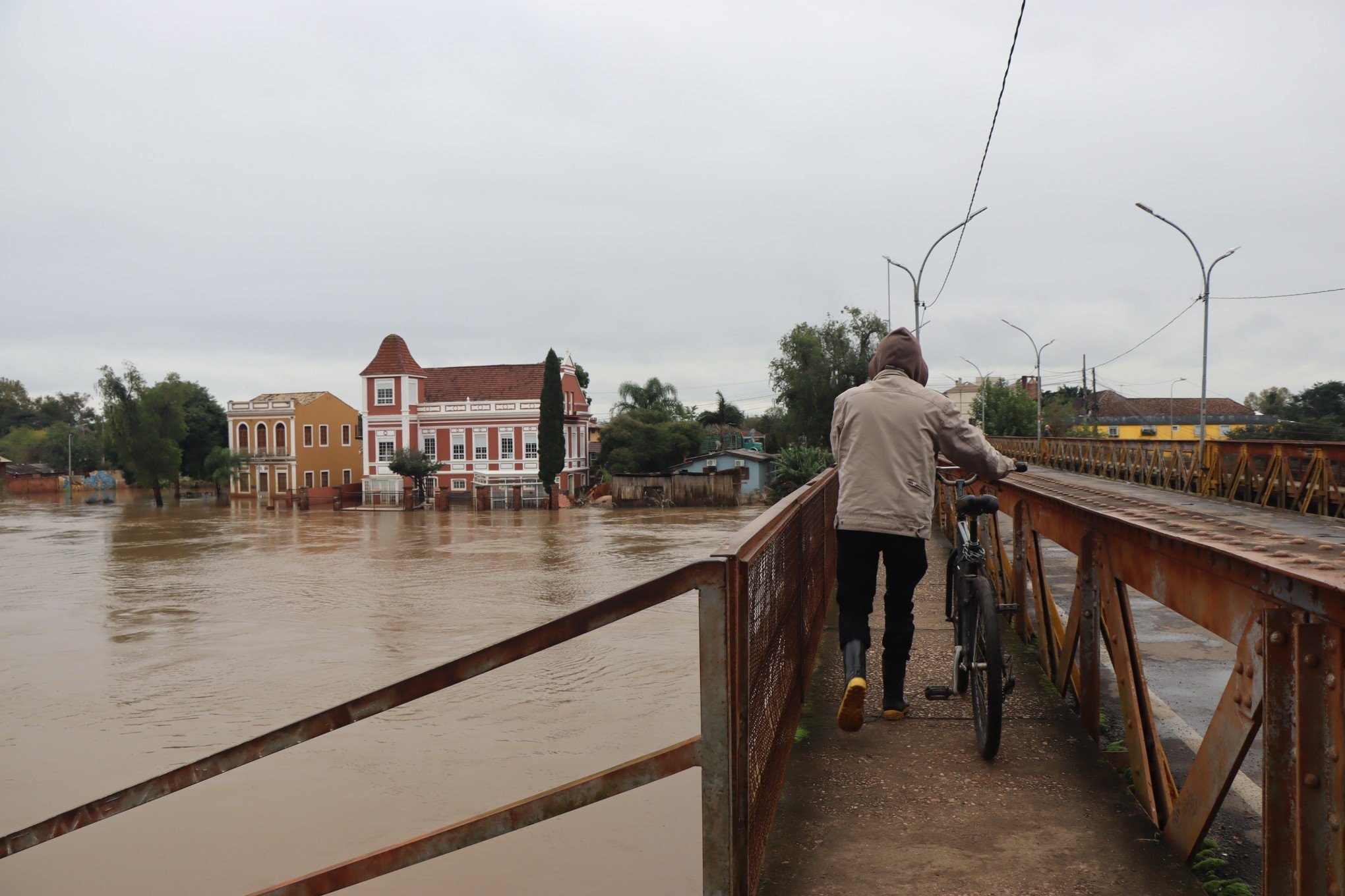 Nível do Rio dos Sinos se estabiliza nas últimas horas nesta sexta-feira em São Leopoldo