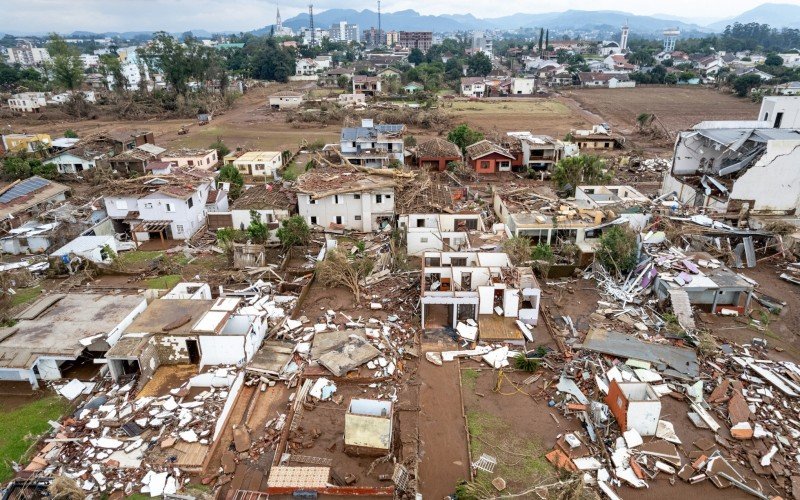 CATÁSTROFE NO RS: Número de mortes em decorrência das enchentes segue o mesmo, mas o diminui o total de desaparecidos | abc+