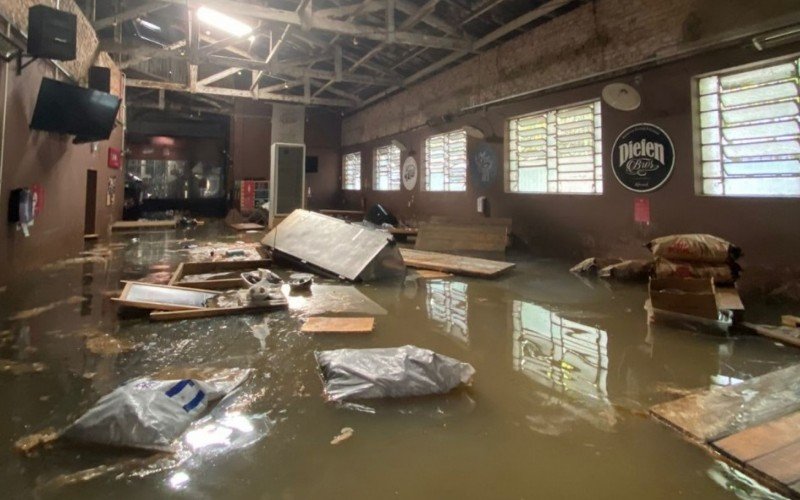 Bar do 4º Distrito, em Porto Alegre, foi um dos impactados pela enchente | abc+