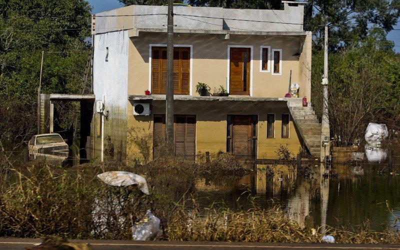 Cinco mil pessoas atingidas pela enchente em Canoas serão contempladas pelo benefício