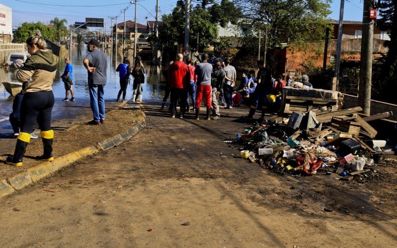 Famílias atingidas pela enchente têm direito Auxílio Reconstrução