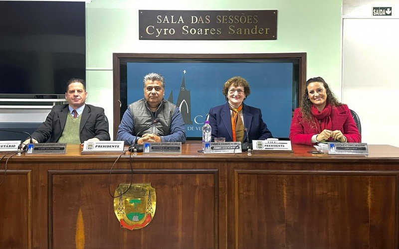 Carla Reis assume como segunda secretária na Mesa Diretora de Canela