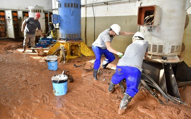 Após duas semanas de alagamento, Casa de Bombas da Santo Afonso recebe manutenção | abc+