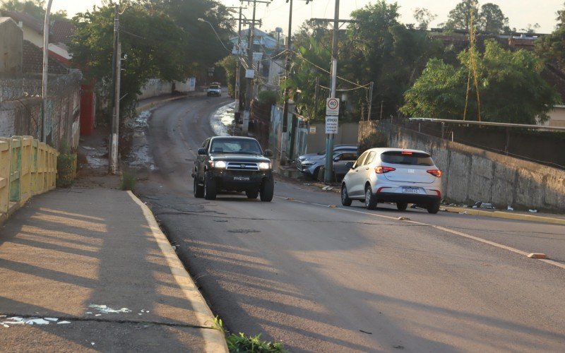 Ponte Henrique Roessler (ao lado do do ginásio) é liberada em São Leopoldo, com restrição em parte da Rua Dr. Hillebrand