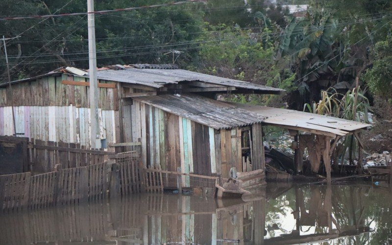 Casas ao lado do Arroio Gauchinho foram destruídas