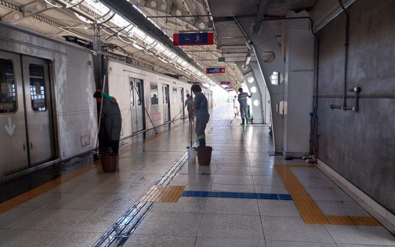 Limpeza na Estação Santo Afonso  | abc+