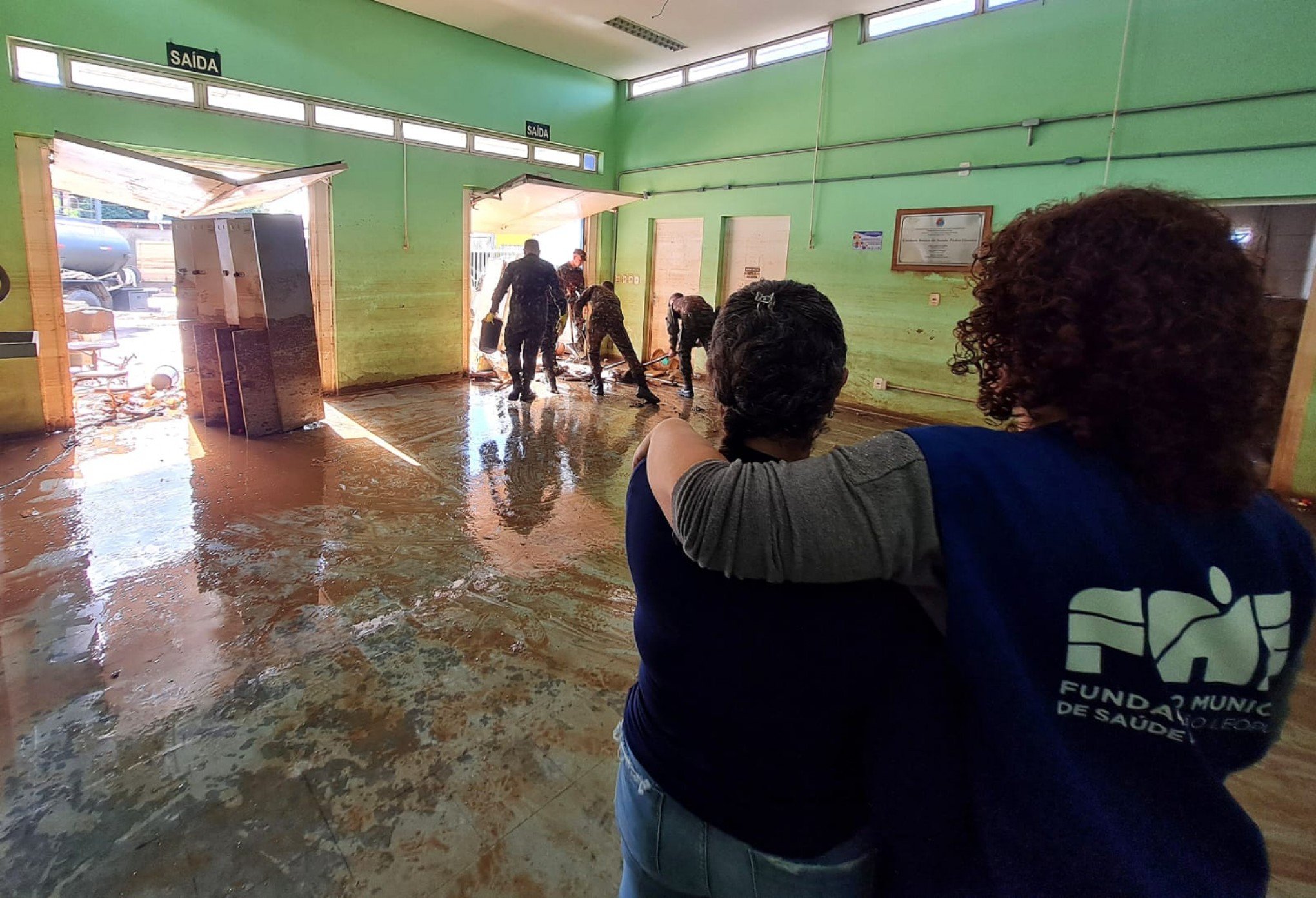 Prefeitura de São Leopoldo inicia limpeza em unidades de saúde atingidas pela enchente