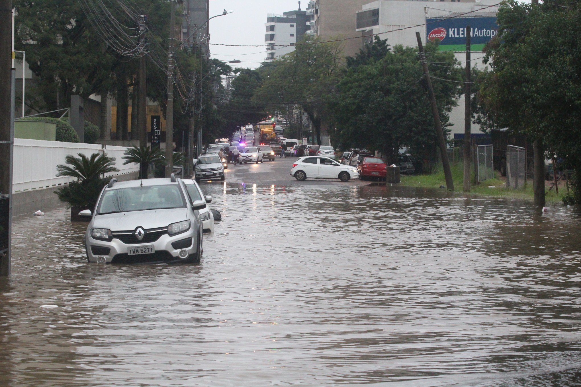 Canoas registra mais de 90 milímetros de chuva em 13 horas