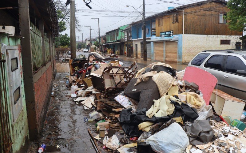 Ruas e calçadas tomadas por bens perdidos