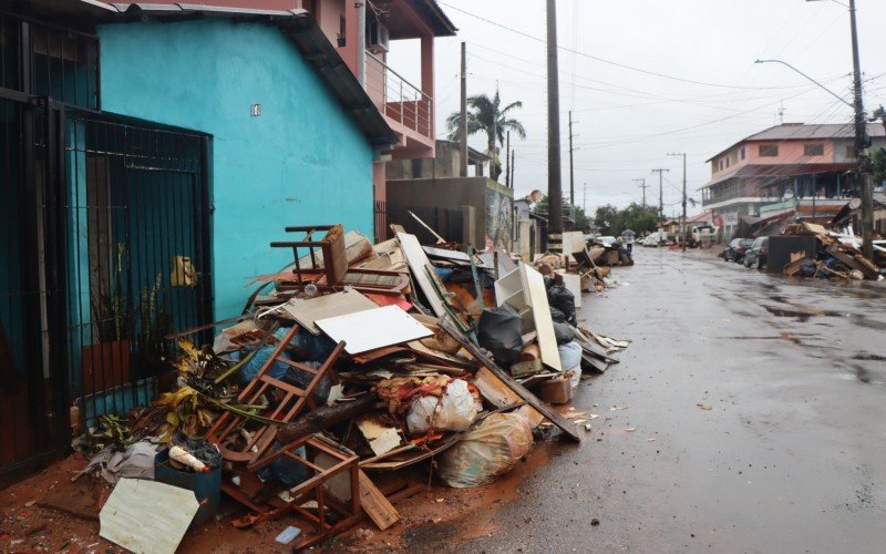 Entulhos no bairro Santo Afonso