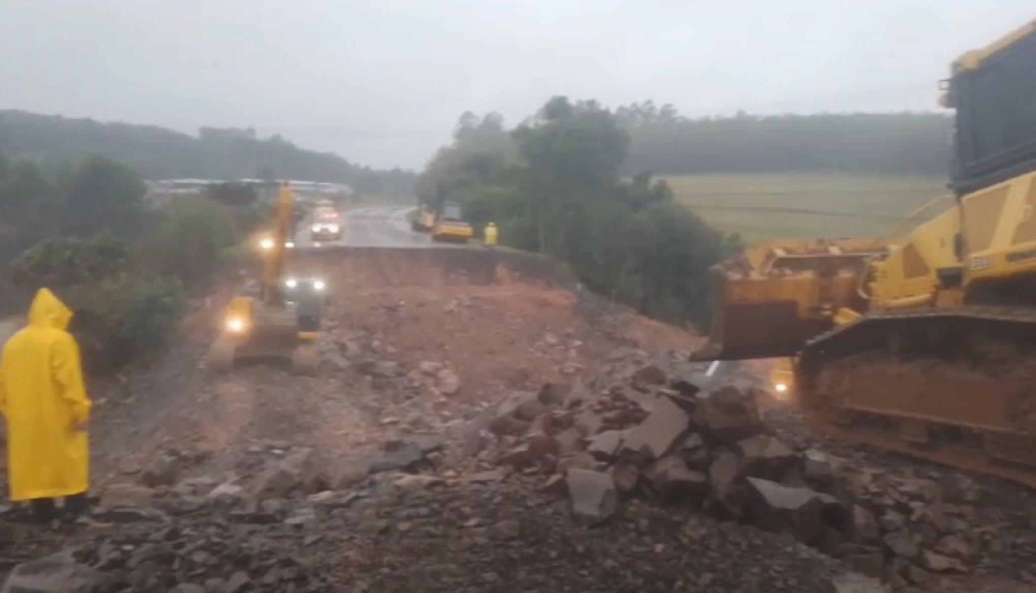 TRÂNSITO: Saiba se chuva afeta liberação de trecho que desmoronou na RS-240